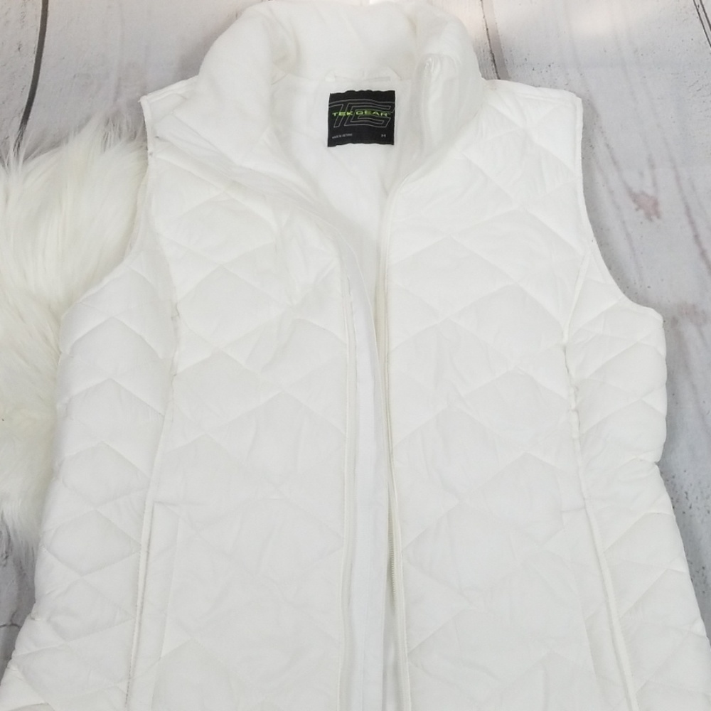 SOLD Tek Gear White Puffer Vest - Picture 5 of 5